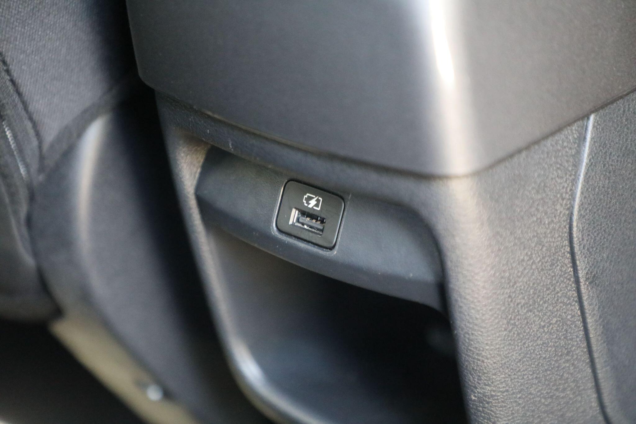 Large vehicle image